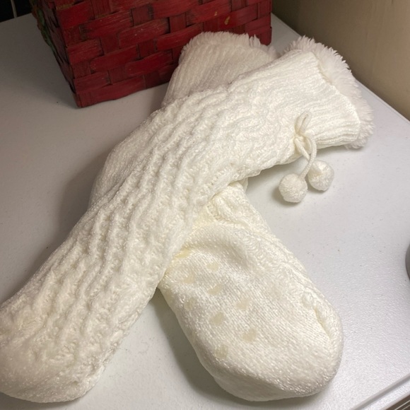 Women’s Slipper Socks with Grippers - Picture 1 of 6